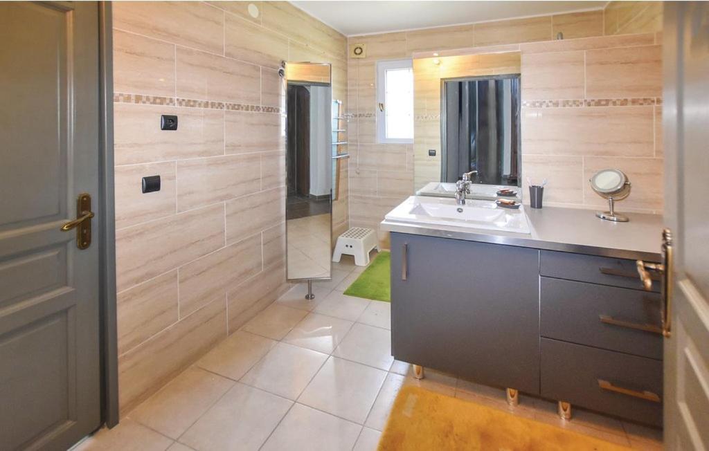 Charmante Maison Climatisee Vedene - Avignon Avec Piscine Luaran gambar